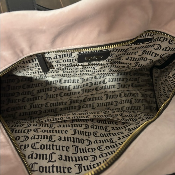 JUICY COUTURE! Queen of everything weekender bag comes with a small clutch! - Picture 2 of 4